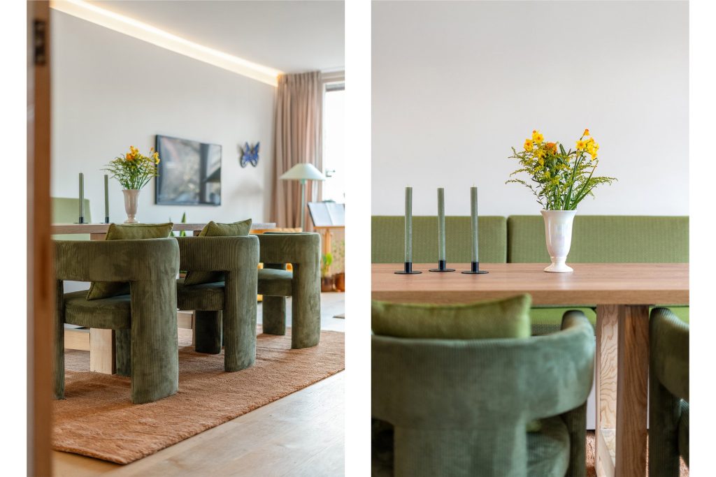 Moderne woonkamer met groene design stoelen en hedendaags interieurontwerp